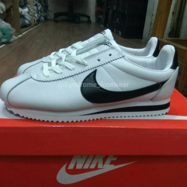 nike cortez all white leather