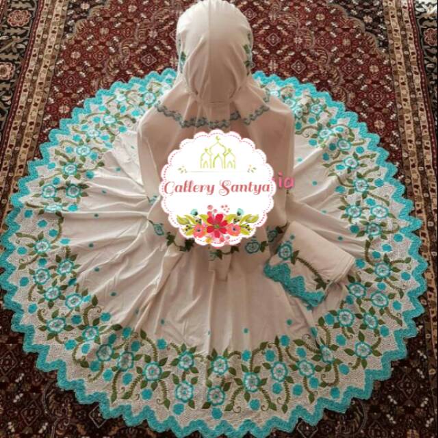 Mukena bordir bukittinggi padang keliling lebar putih motif bunga tumpuk biru daun hijau