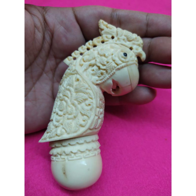 Deder Keris Motif Ukiran Halus Burung Kakak Tua