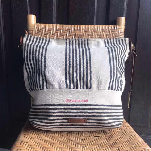 Preloved Tas Wanita Fossil Maya Hobo Canvas Stripe
