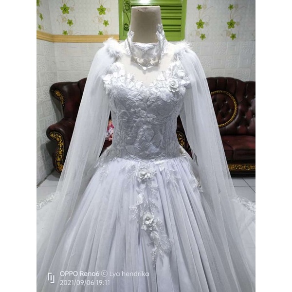 gaun pengantin ekor putih tule susun 3D