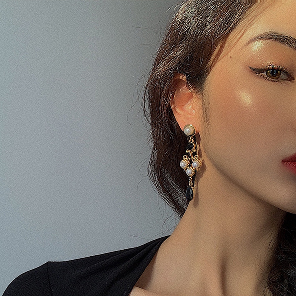 Anting Tusuk Gantung Temperament Warna Hitam Untuk Wanita