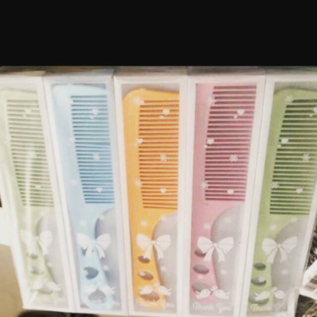 Souvenir | Sisir bungkus mika | sisir plastik | souvenir pernikahan | souvenir murah | souvenir lucu