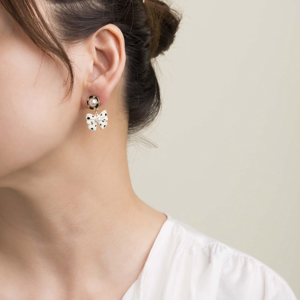 [littlecrab] Anting Wanita Pita Dot Bulat Hitam Putih Simple Elegan Cute Woman Earrings Anting Berkualitas Lucu Unik Korean Style