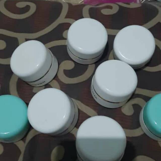 Crem racikan dokter klinik