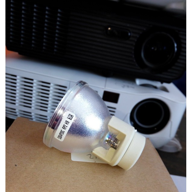 LAMPU PROYEKTOR INFOCUS IN-126