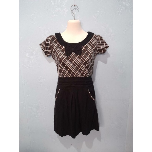 Preloved Dress Model Lengan Pendek