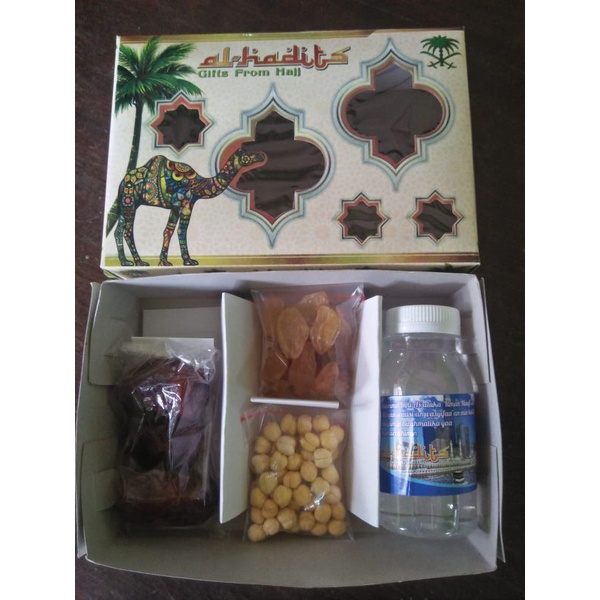 

Paket 1 Oleh-Oleh Haji dan Umroh / Hampers Kurma