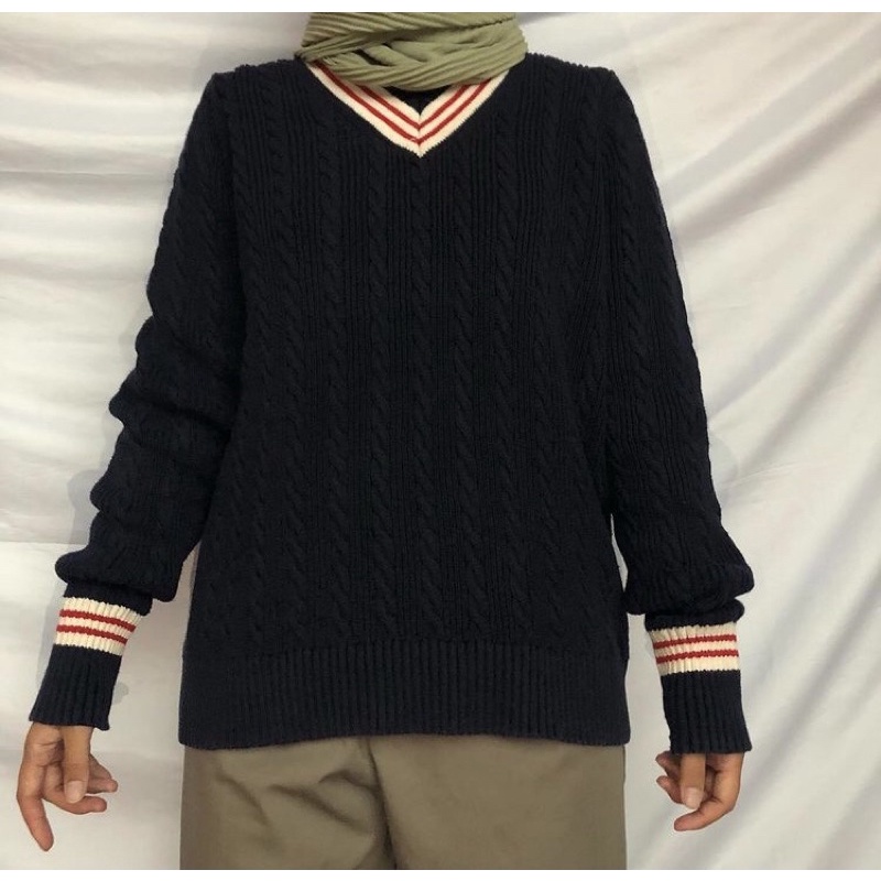 sweater rajut academia