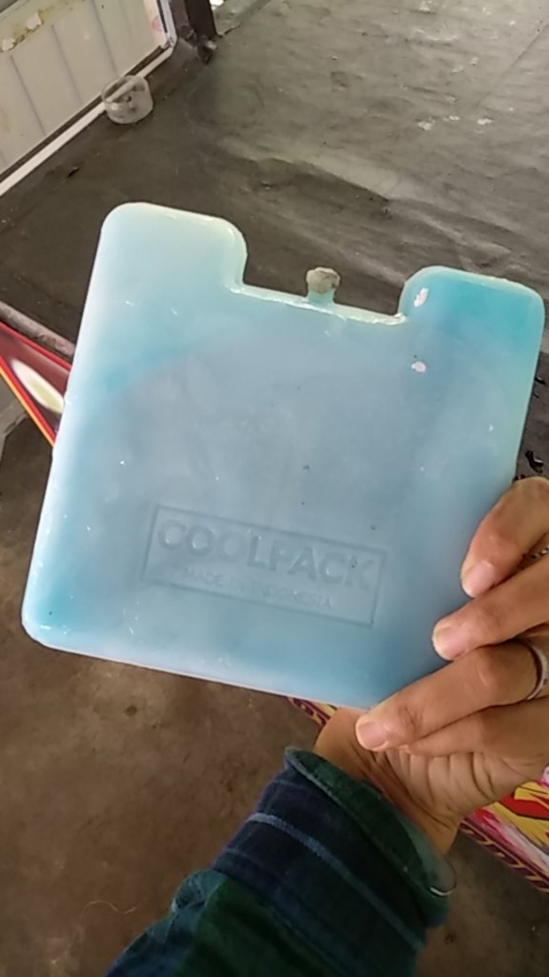 Ice Pack Kotak Blue Ice Pack 15x15x2,5cm Pengganti Dry Ice