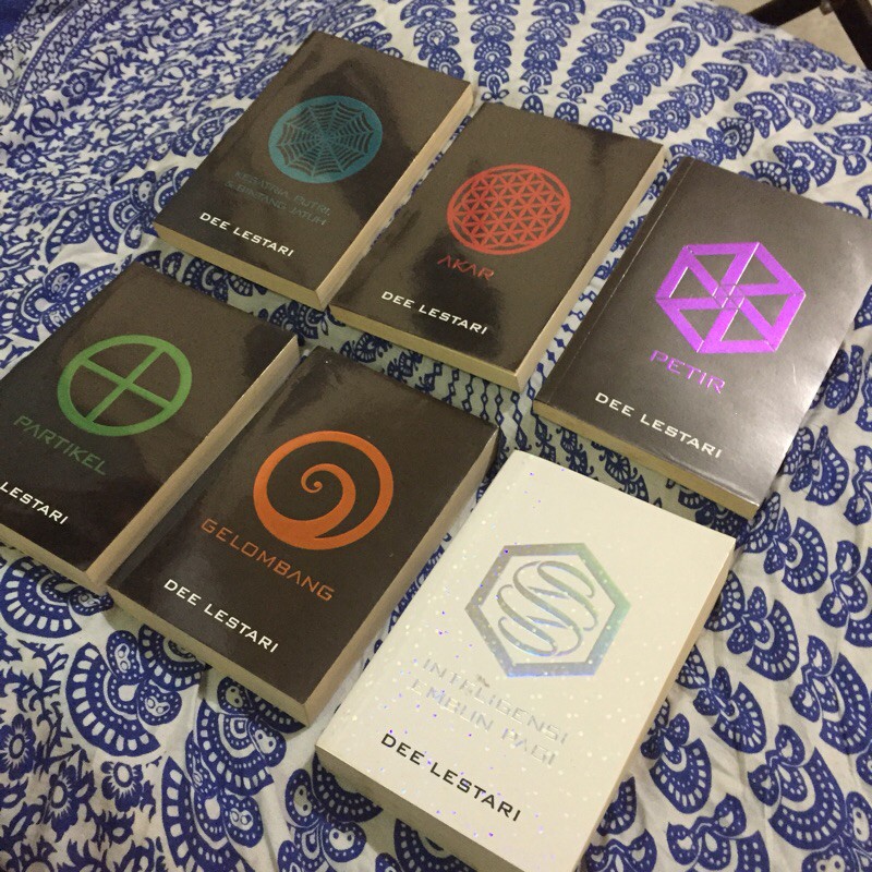 preloved novel SET SUPERNOVA TAMAT Dee Lestari ; LANGKA