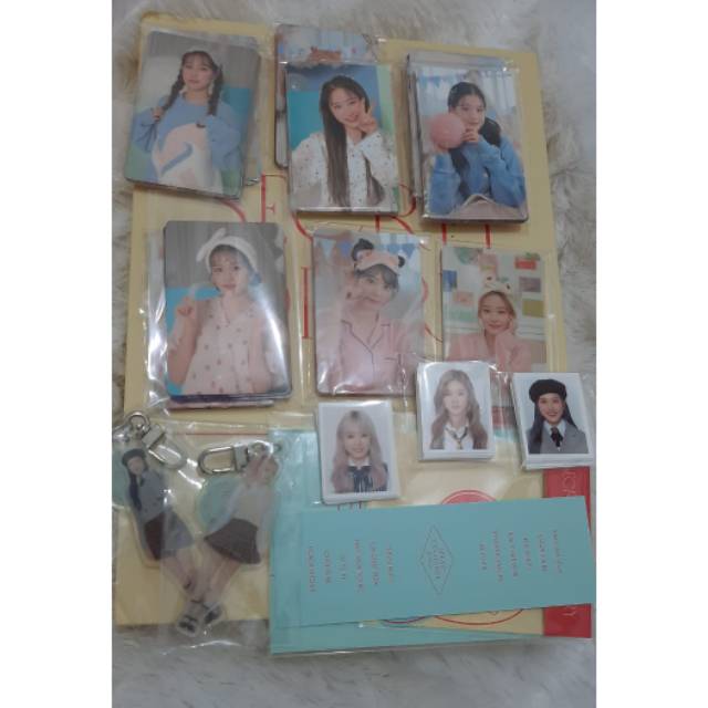 IZONE SECRET DIARY PHOTOBOOK SHARING / KERYRING YURI / KEYRING YENA
