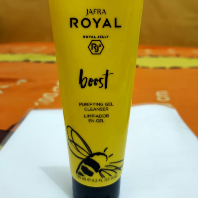 JAFRA ROYAL BOOST ( GEL CLEANSER  )