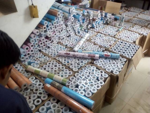 Wallpaper stiker blue 3 D berkarakter premium 45 x 10