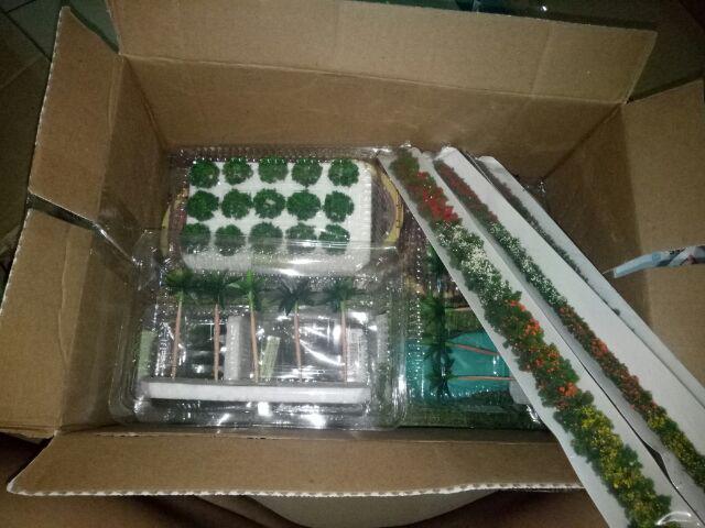 Perdu Hias Sangat Kecil Hijau Bunga Abu-abu - Bahan Maket Trg