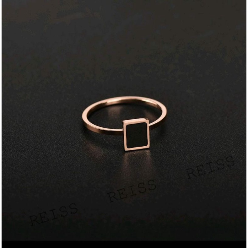 Cincin Titanium Persegi Petak Perhiasan Anti Karat Klasik N25052202