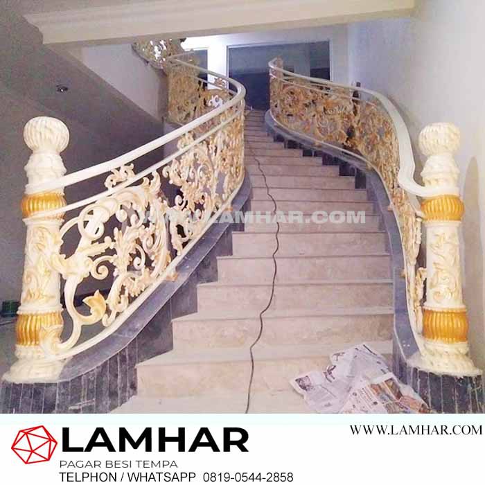 Railing Tangga Besi Tempa Klasik Per meter
