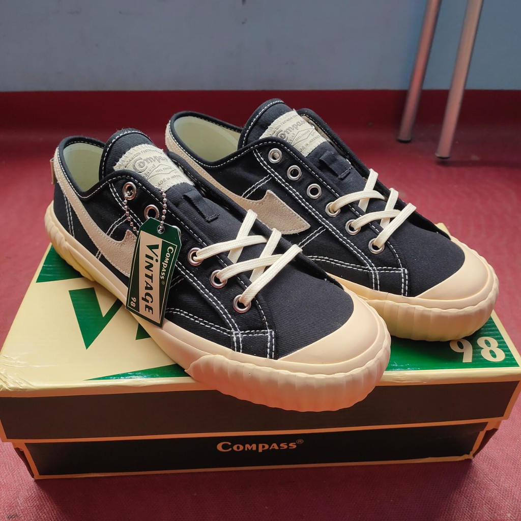 Sepatu Compass Vintage 98 Low Black