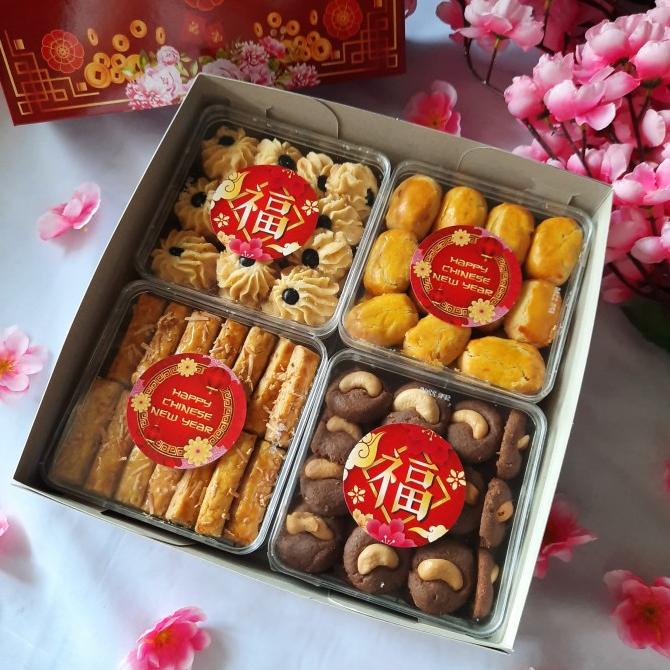 

BISA BAYAR DITEMPAT Hampers Imlek / Hampers CNY / Kue Imlek / nastar homemade / parcel cny STOK