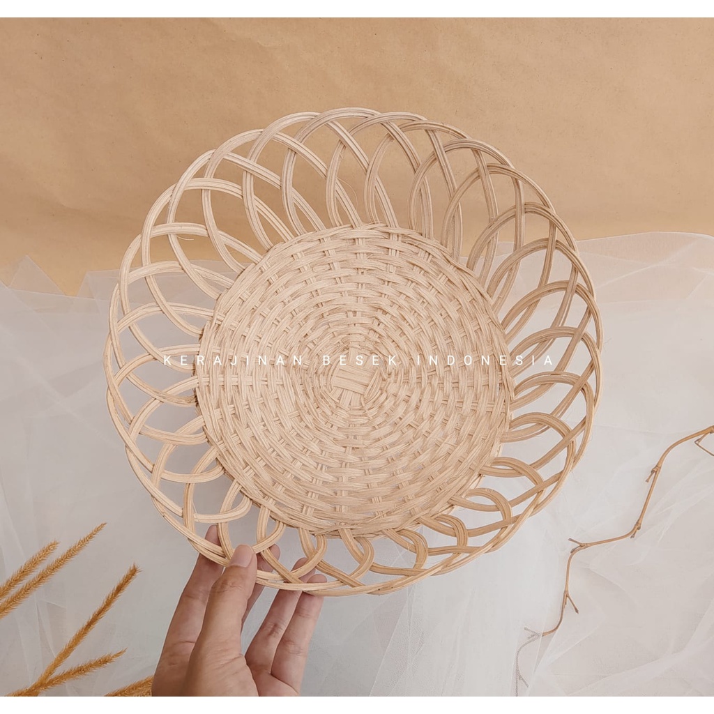 KERANJANG PERMEN BULAT ROTAN diameter 21cm// Keranjang rotan// Keranjang make up// Kerajinan rotan//
