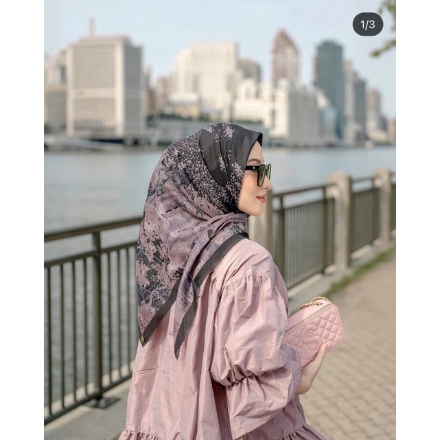 Buttonscarves New York Satin Square