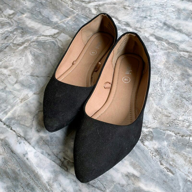 Preloved sandal slip on flat shoes rubi