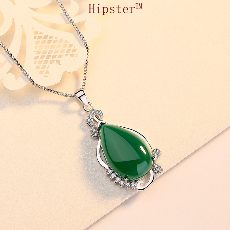 Vintage Classic Emerald Hollowed Fashion Pendant White Gold Necklace