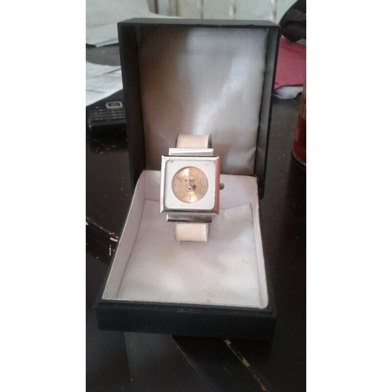 Jam Tangan Gucci