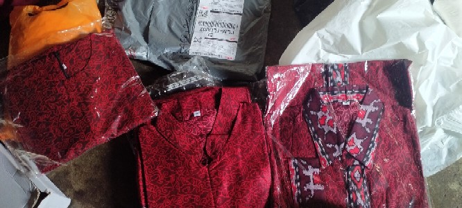 Batik Couple Keluarga Seragaman Sarimbit Batik Family Set Motif Mega Mendung Merah