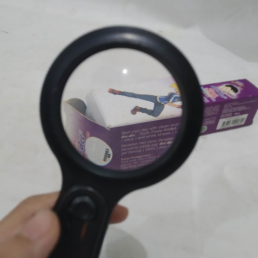 Kaca Pembesar magnifying glass loupe dengan lampu led