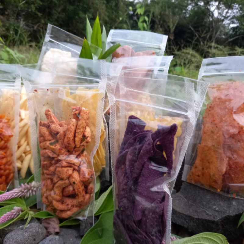

paket budling 3 Snack (kripik ubi ungu, basreng pedas,kripik pisang asin)