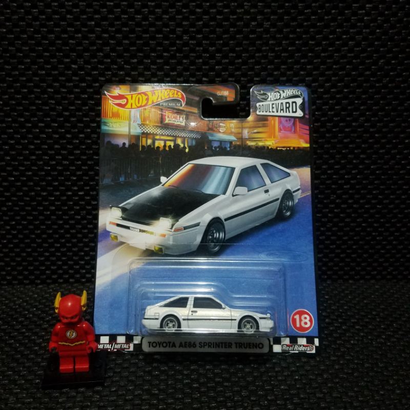 Hot wheels toyota ae86 sprinter trueno putih boulevard