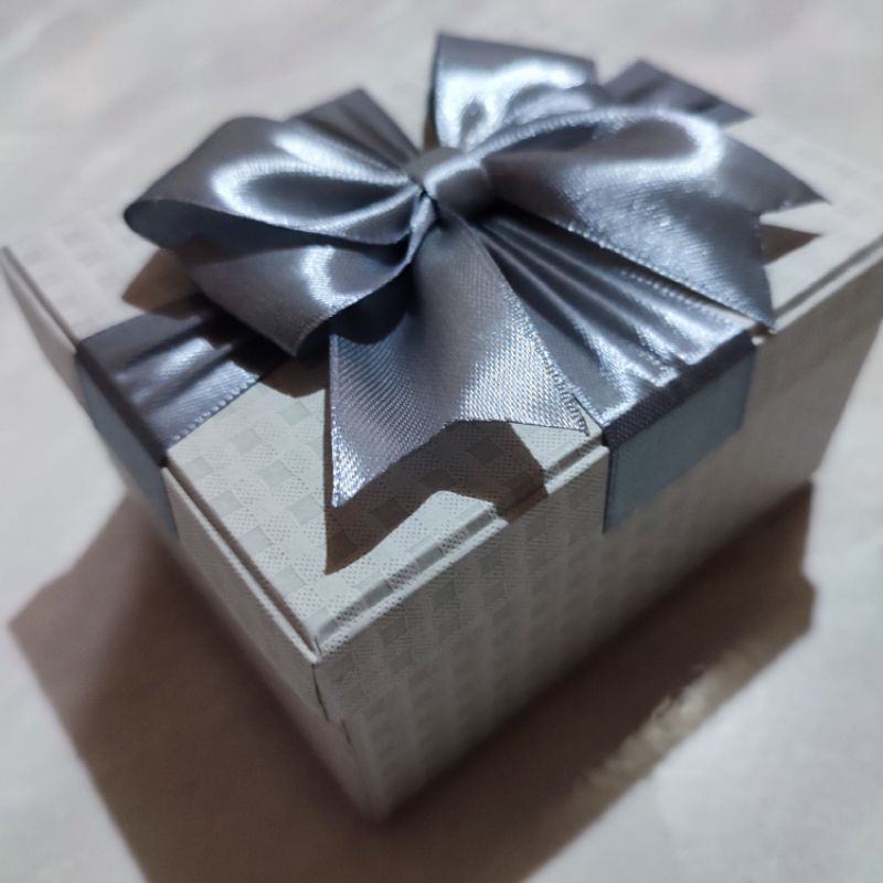 GREY HAMPERS BOX KADO HADIAH SIMPLE SPESIAL