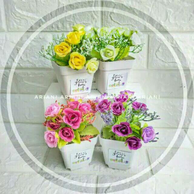 Ariani1318 Set Bunga Plastik Mawar A6070pi X6 Dengan Pot Plastik Tosca
