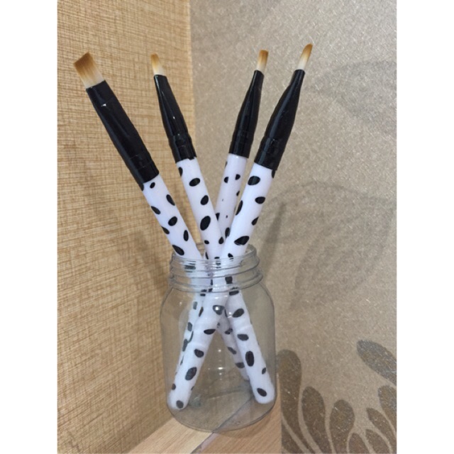 

BRUSH MINI / KUAS MULTIFUNGSI MOTIF POLKADOT 13 cm