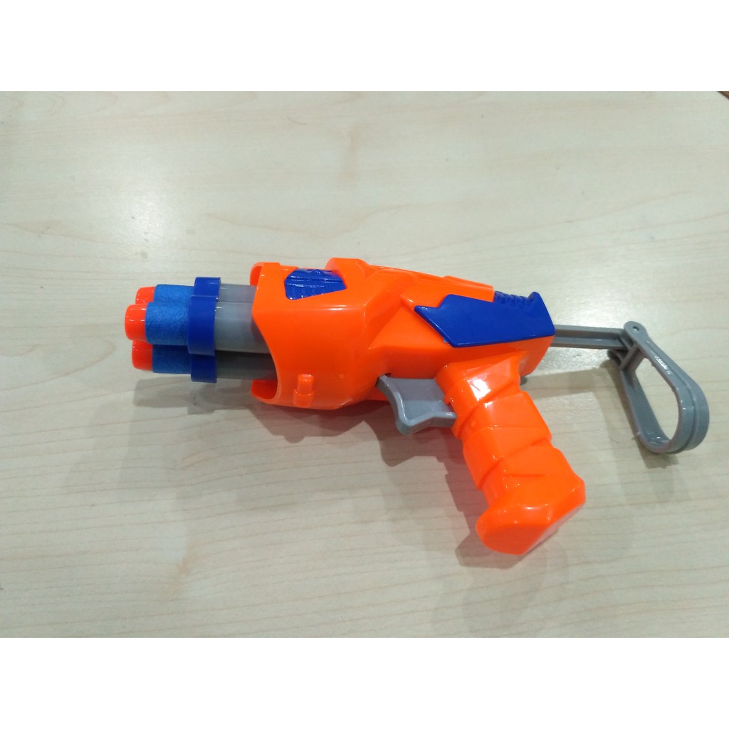 Pistol mainan mirip nerf