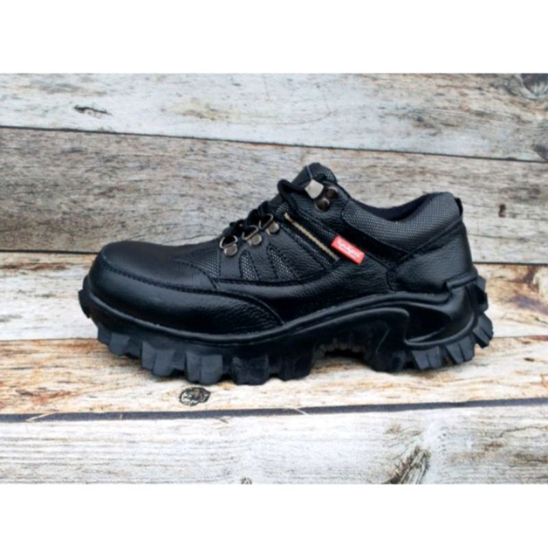 sepatu boots safety pria kickers sepatu boots kickers pria sepatu kulit sepatu proyek sepatu keren sepatu cowok