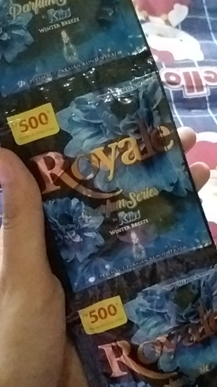 Royale Farpum Series Renteng (isi 12 Sachet)