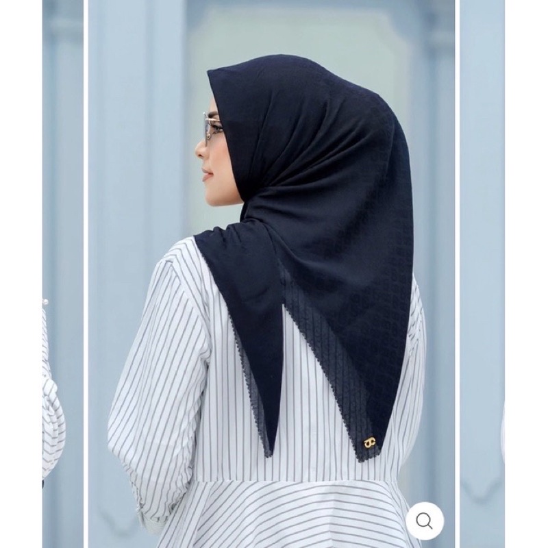 tapis embos navy buttonscarves
