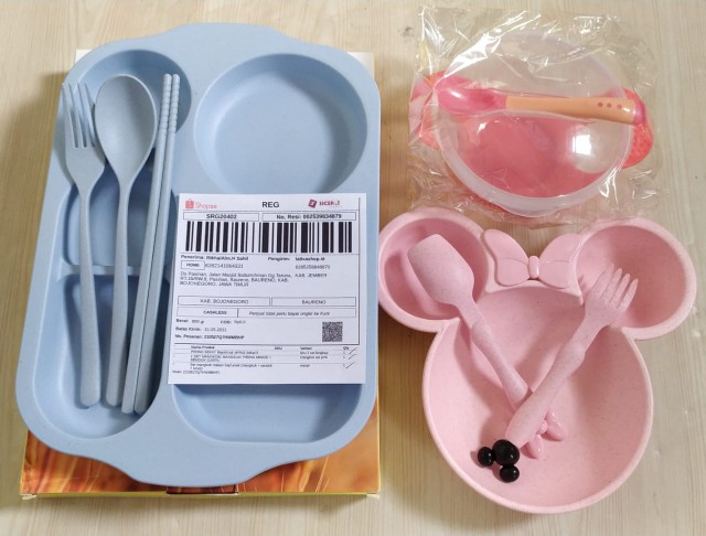 1 Set Mangkok/ Mangkuk/ Piring Minnie + Sendok Garpu
