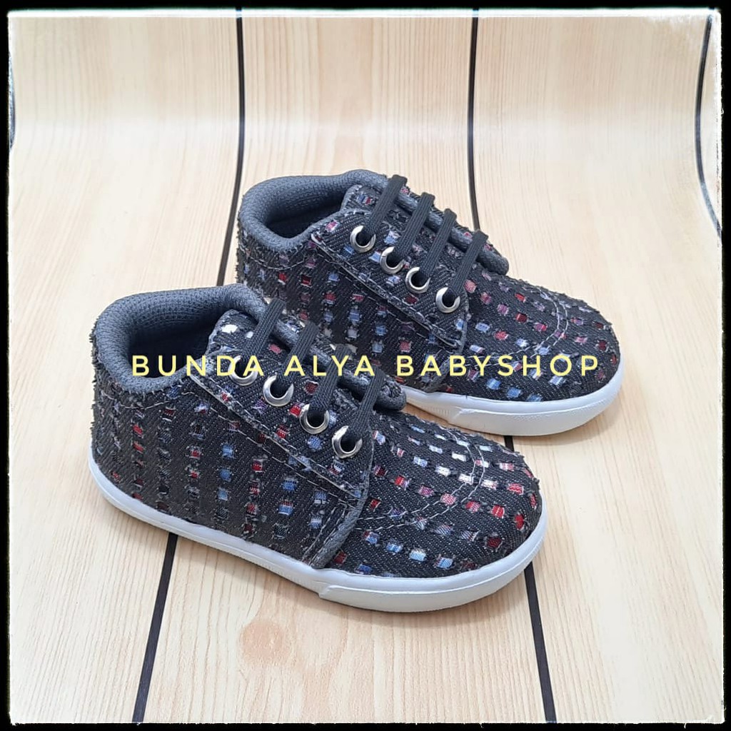 Sepatu Anak Laki Sneakers Usia 1 2 3 Tahun HITAM Size 23 - 28 - Sepatu Anak Cowok Keren Anti Licin Alas Karet