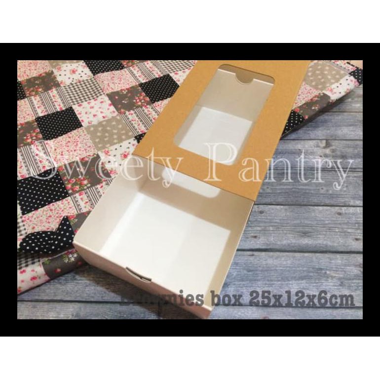 

DUS KUE / BOX KUE/ KEMASAN KUE BROWNIES/ BOX BROWNIES 25X12CM BERKUALITAS