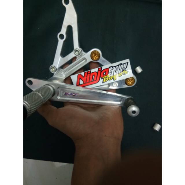 Baut probolt untuk step underboun ninja r/rr/vixion/satria