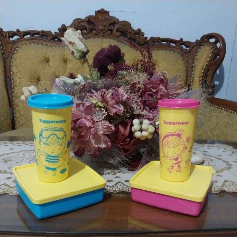Tupperware Happy Day, 1 set square away dan tup tumbler.. Happy day set