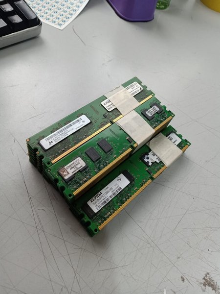 RAM MEMORY PC 2GB 2RX8 PC2 5300U DDR2 MIX BERGARANSI