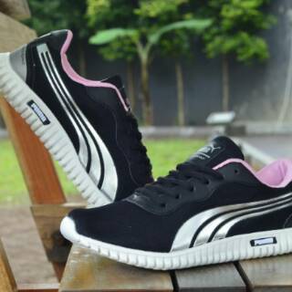  Sepatu  puma  running sepatu  sneakers import murah pink  ungu 