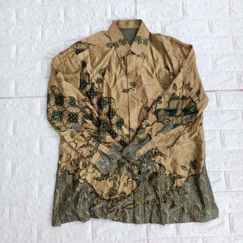 Hem kemeja batik lengan panjang pria gold hijau