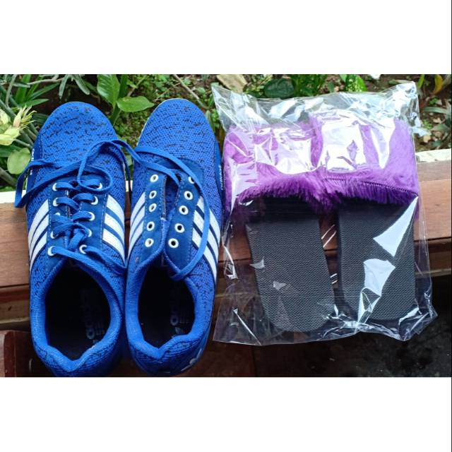 Sepatu adidas biru strip putih