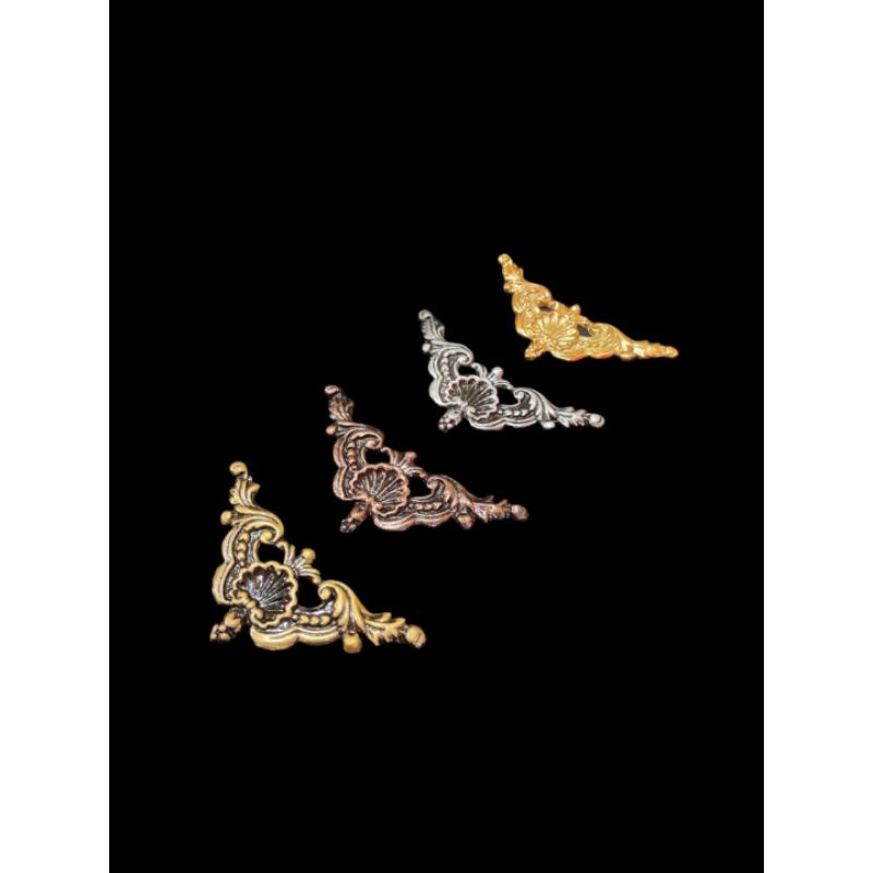 Sudut Siku Hiasan Mahar Seserahan & Hantaran - aluminium antique 5 cm x 6,5 cm