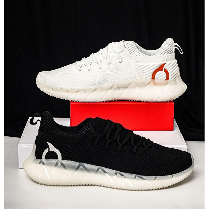 SEPATU RUNNING ORTUSEIGHT ORIGINAL REFLEX